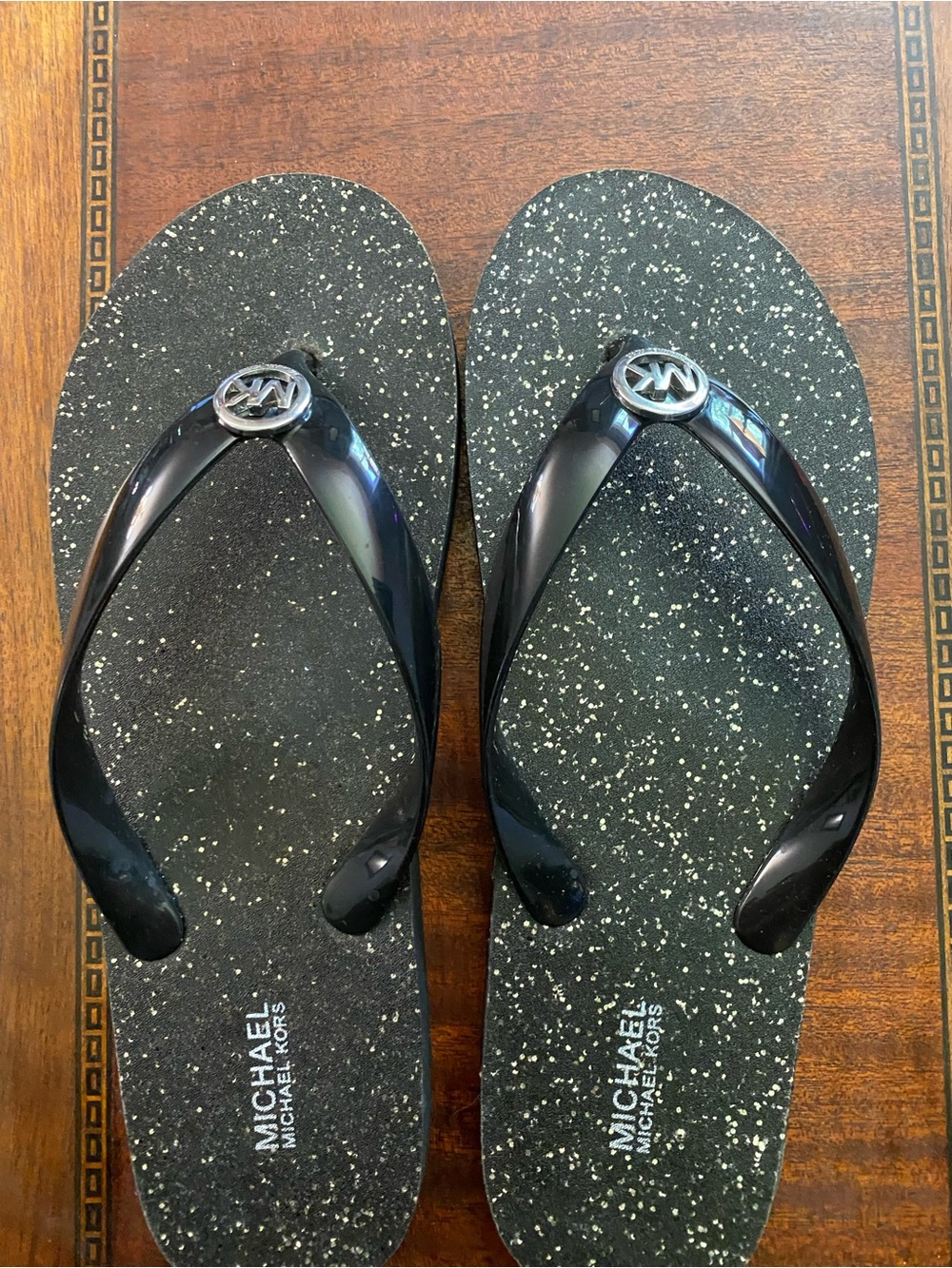 Women’s Michael Kors Black Glitter Speckled Logo Flip Flops Sandals Size 9